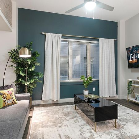 Urban Living In The Heart Of New Orleans Apartment Exterior photo