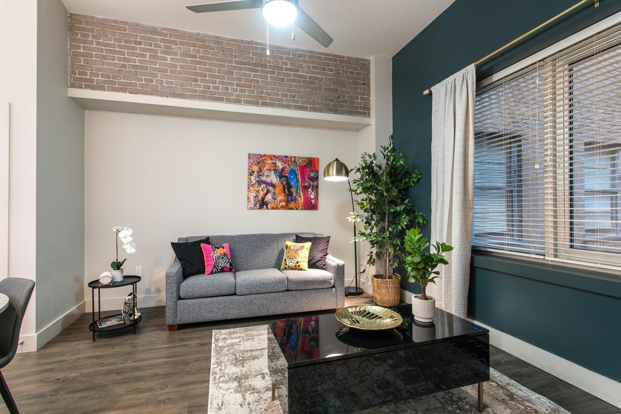 Urban Living In The Heart Of New Orleans Apartment Exterior photo