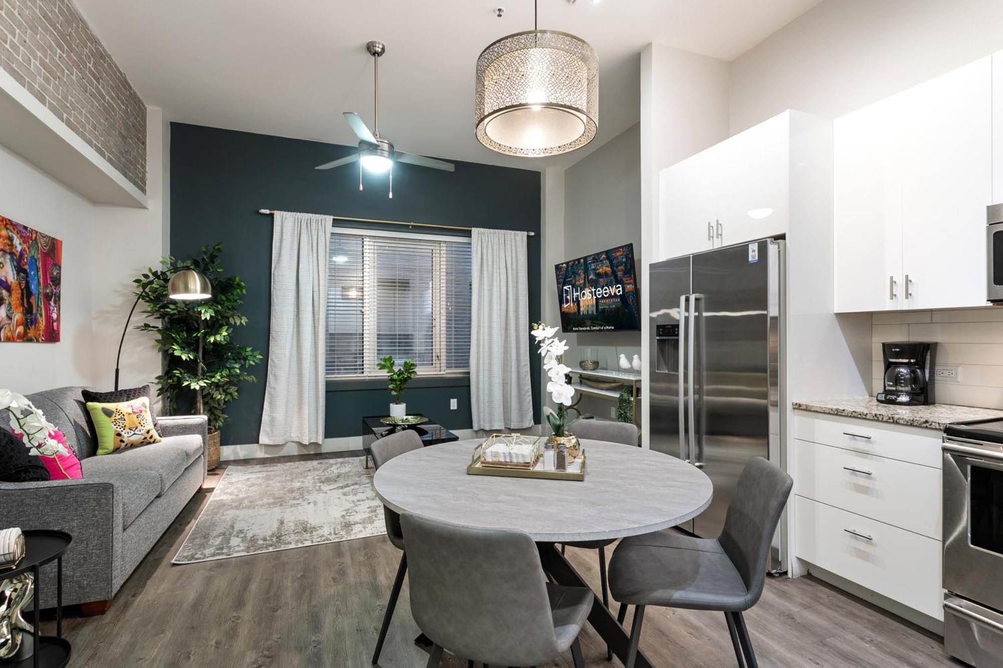 Urban Living In The Heart Of New Orleans Apartment Exterior photo